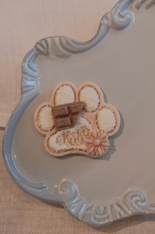 Big Paws Biscuit with decoration and painting