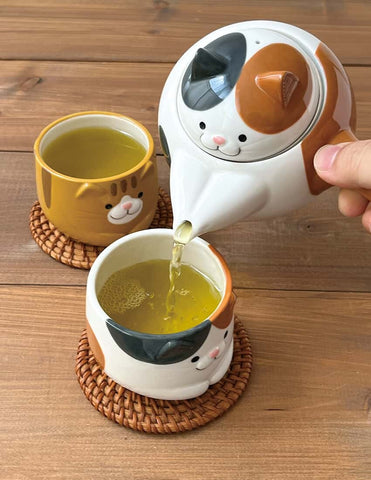 DECOLE Calico Cat Ceramic Teapot with Infuser – 260ml